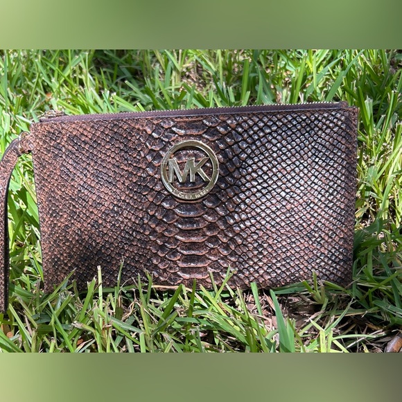 Rare Vintage Michael Kors Jet Set Dark Brown Snakeskin Wallet/Wristlet - Picture 1 of 10
